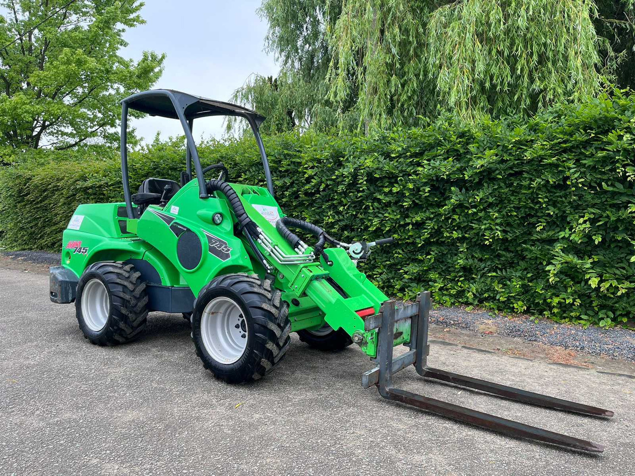 Avant 745 TDL - Gumikerekes homlokrakodó: 3 kép. Avant 745 TDL - Gumikerekes homlokrakodó: 3 kép.