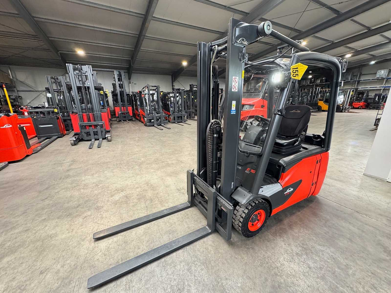 BATTERY 2021 SERVICE + UVV 07/26 LINDE E16 EVO 1,600KG DUPLEX FREE LIFT ELECTRIC FORKLIFT - Villás targonca: 4 kép. BATTERY 2021 SERVICE + UVV 07/26 LINDE E16 EVO 1,600KG DUPLEX FREE LIFT ELECTRIC FORKLIFT - Villás targonca: 4 kép.