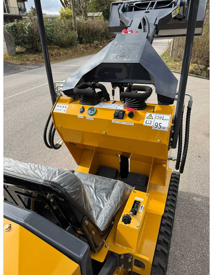 BISONTEK - 2024 - BT360 - SKID STEER LOADER - Kompakt lánctalpas rakodó: 2 kép. BISONTEK - 2024 - BT360 - SKID STEER LOADER - Kompakt lánctalpas rakodó: 2 kép.