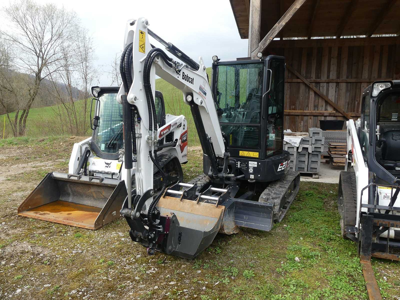 BOBCAT E27Z - Minikotró: 3 kép. BOBCAT E27Z - Minikotró: 3 kép.