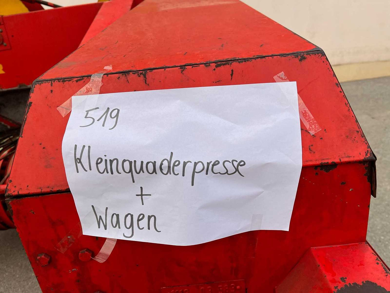 Baler - Kocka bálázó: 1 kép. Baler - Kocka bálázó: 1 kép.
