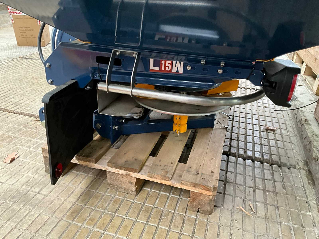 BogBalle L15W I - Műtrágyaszóró: 5 kép. BogBalle L15W I - Műtrágyaszóró: 5 kép.