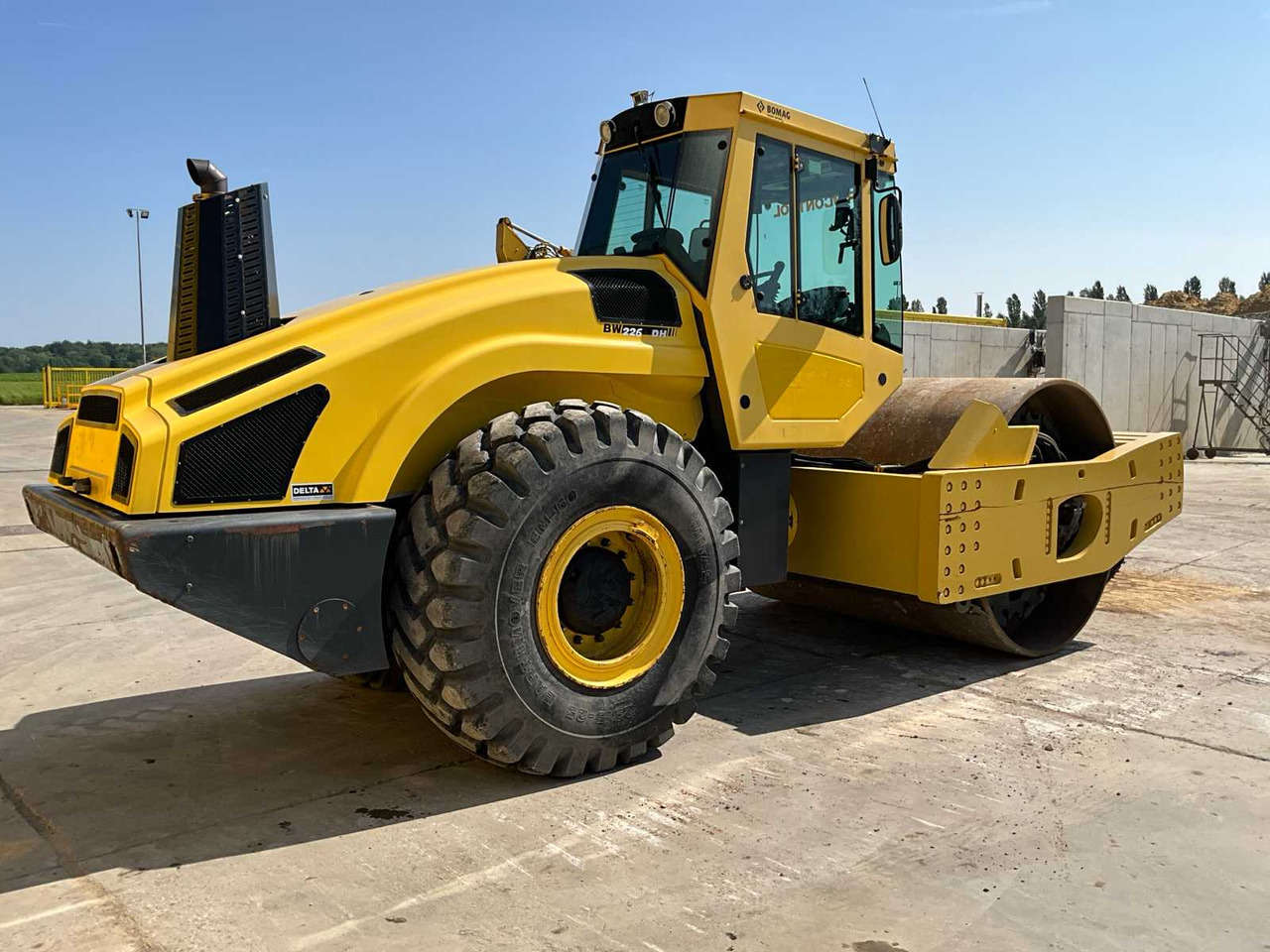 Bomag BW226 DH-4BVC - Talajtömörítő: 4 kép. Bomag BW226 DH-4BVC - Talajtömörítő: 4 kép.