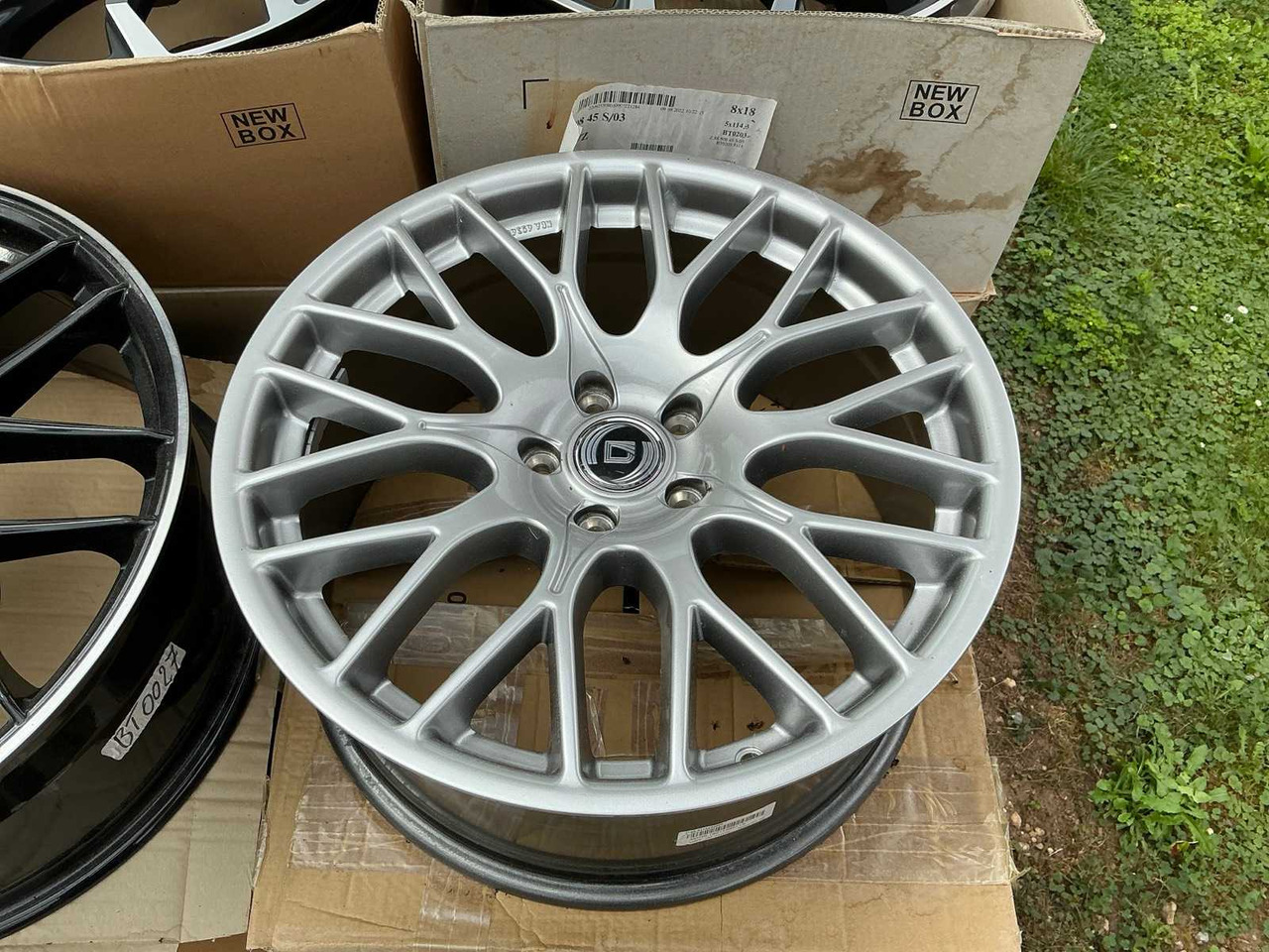 Bundle of alloy rims - Gumiabroncsok és felnik - Traktor: 2 kép. Bundle of alloy rims - Gumiabroncsok és felnik - Traktor: 2 kép.