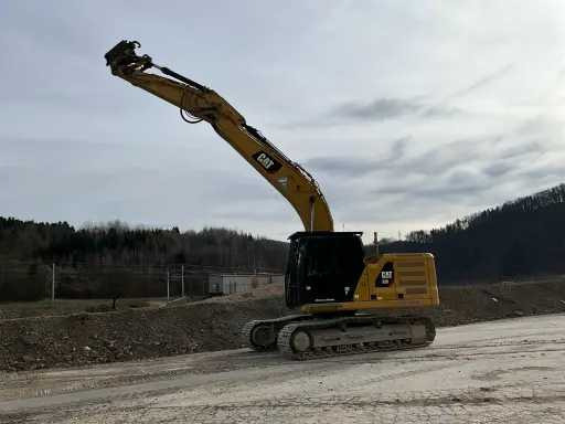 CAT 320GPS - Lánctalpas kotró: 3 kép. CAT 320GPS - Lánctalpas kotró: 3 kép.