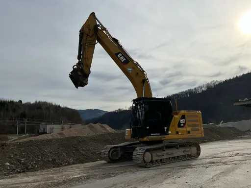 CAT 320GPS - Lánctalpas kotró: 2 kép. CAT 320GPS - Lánctalpas kotró: 2 kép.