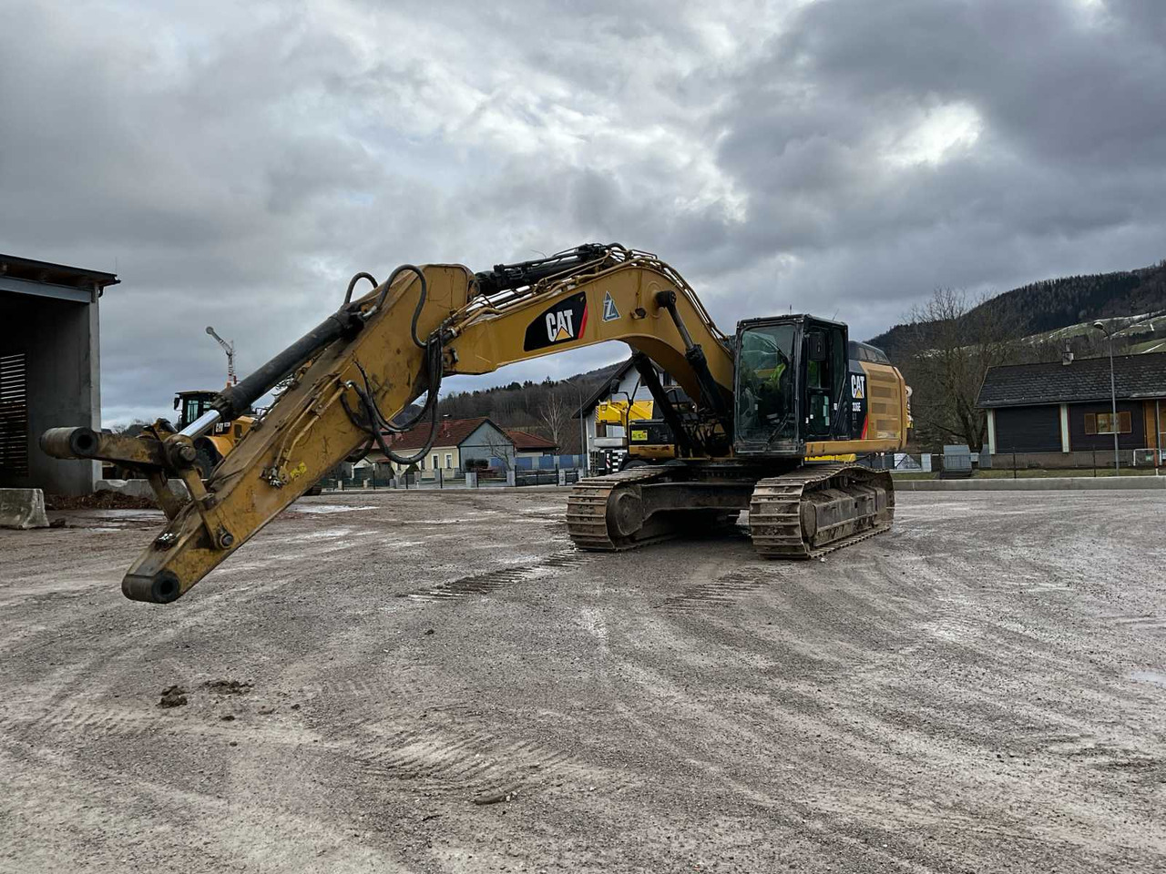 CAT 336ELH - Lánctalpas kotró: 3 kép. CAT 336ELH - Lánctalpas kotró: 3 kép.