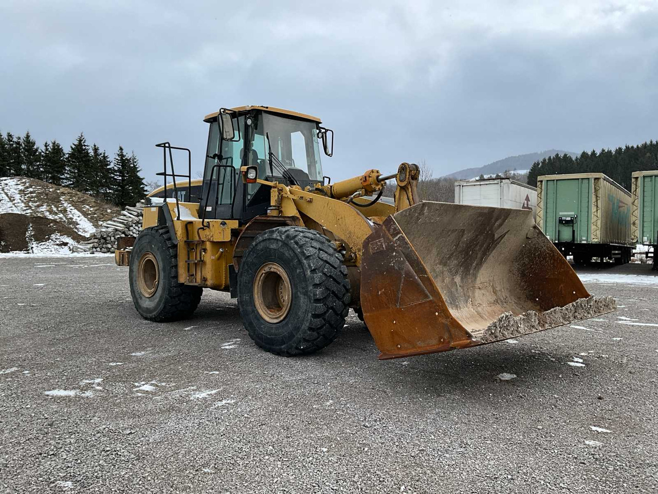 CAT 966G - Gumikerekes homlokrakodó: 5 kép. CAT 966G - Gumikerekes homlokrakodó: 5 kép.
