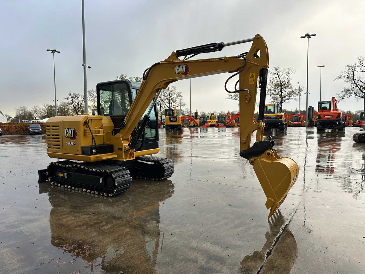 CATERPILLAR - 2017 - 305.5E2 - MIDI EXCAVATOR - Kotrógép: 3 kép. CATERPILLAR - 2017 - 305.5E2 - MIDI EXCAVATOR - Kotrógép: 3 kép.