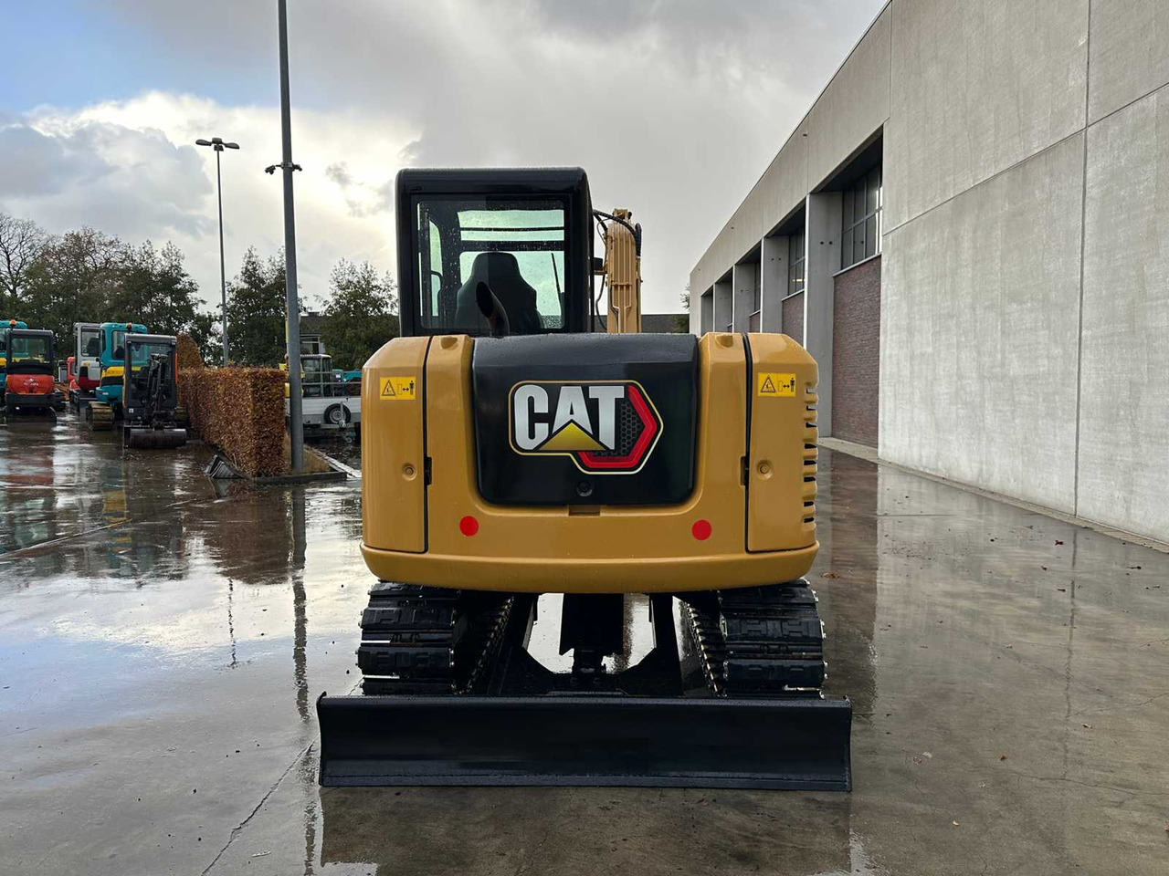 CATERPILLAR - 2017 - 305.5E2 - MIDI EXCAVATOR - Kotrógép: 5 kép. CATERPILLAR - 2017 - 305.5E2 - MIDI EXCAVATOR - Kotrógép: 5 kép.