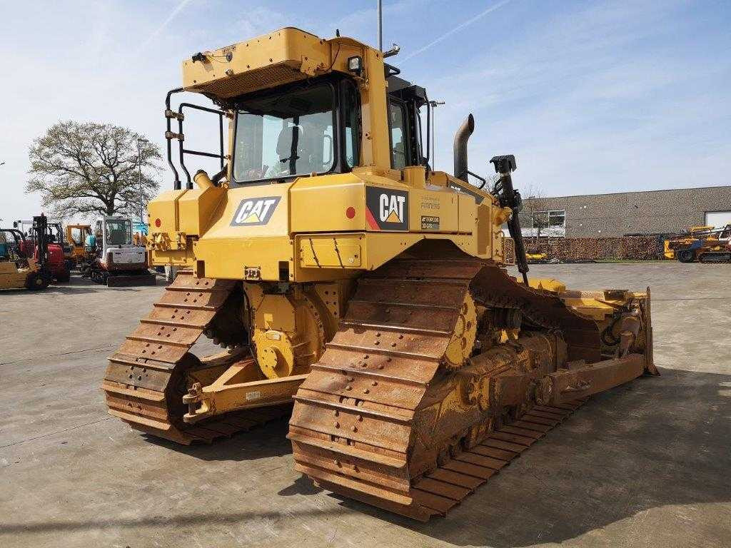 CATERPILLAR D6T LGP - Buldózer: 5 kép. CATERPILLAR D6T LGP - Buldózer: 5 kép.