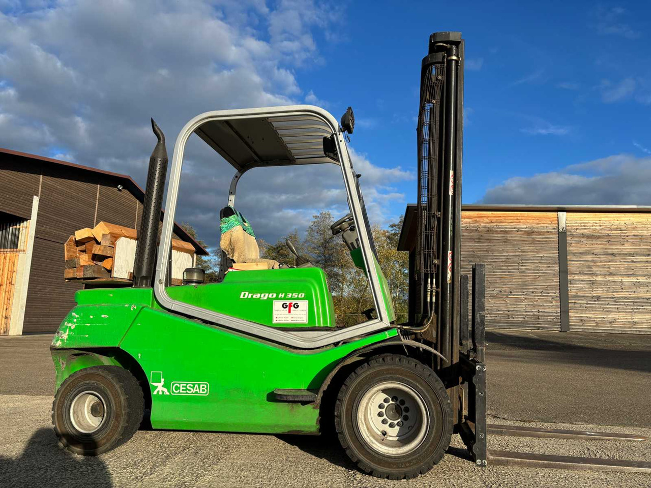 CESAB DRAGO H 350 DIESEL FORKLIFT - Villás targonca: 1 kép. CESAB DRAGO H 350 DIESEL FORKLIFT - Villás targonca: 1 kép.