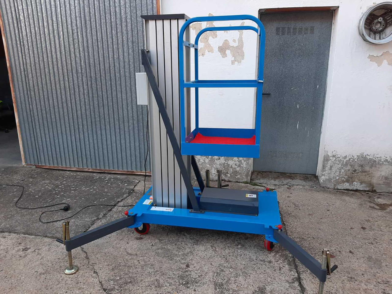CFMG - Emelő: 4 kép. CFMG - Emelő: 4 kép.
