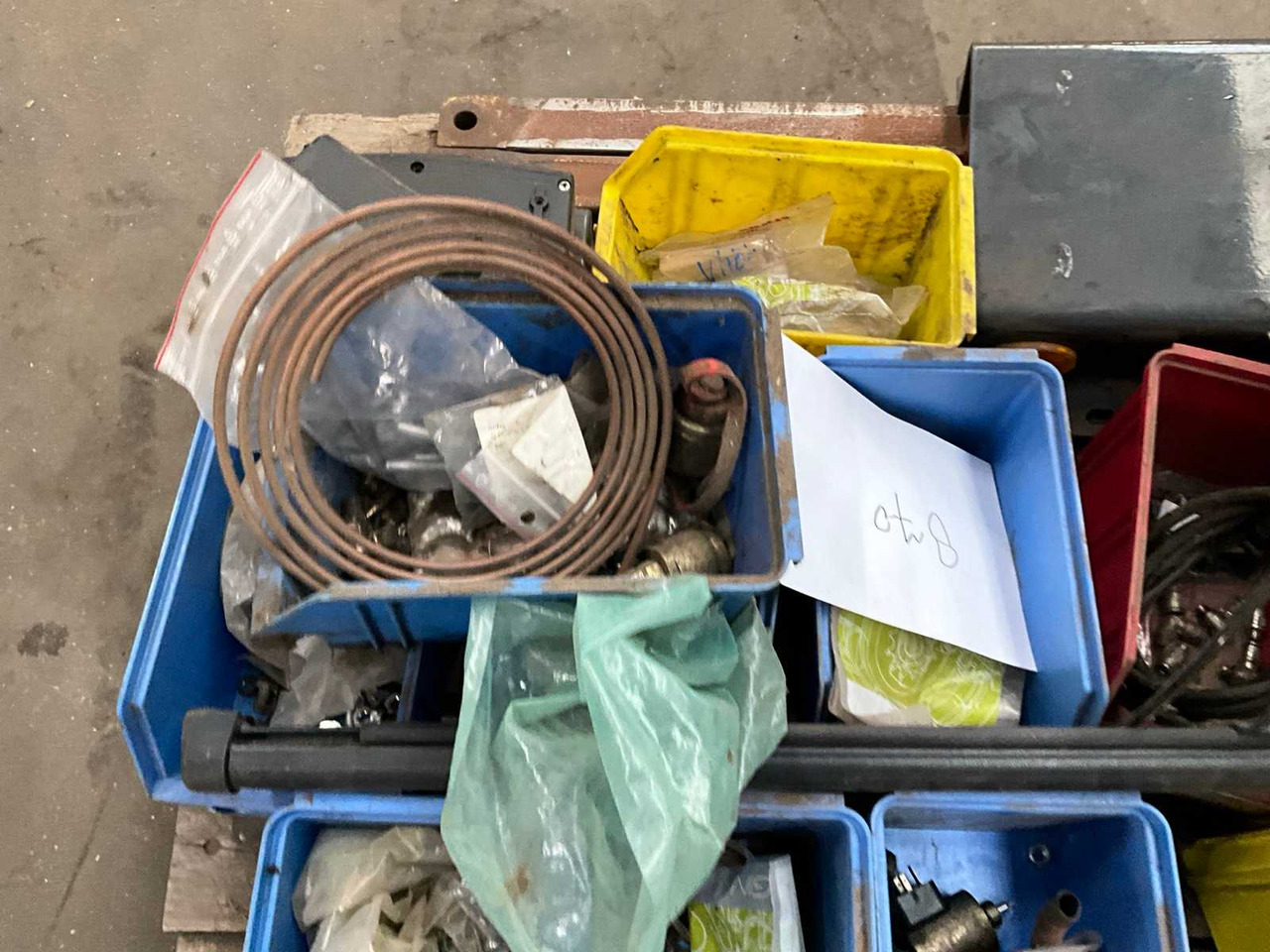 CLAAS 870 PARTS - Önjáró szecskázógép: 4 kép. CLAAS 870 PARTS - Önjáró szecskázógép: 4 kép.