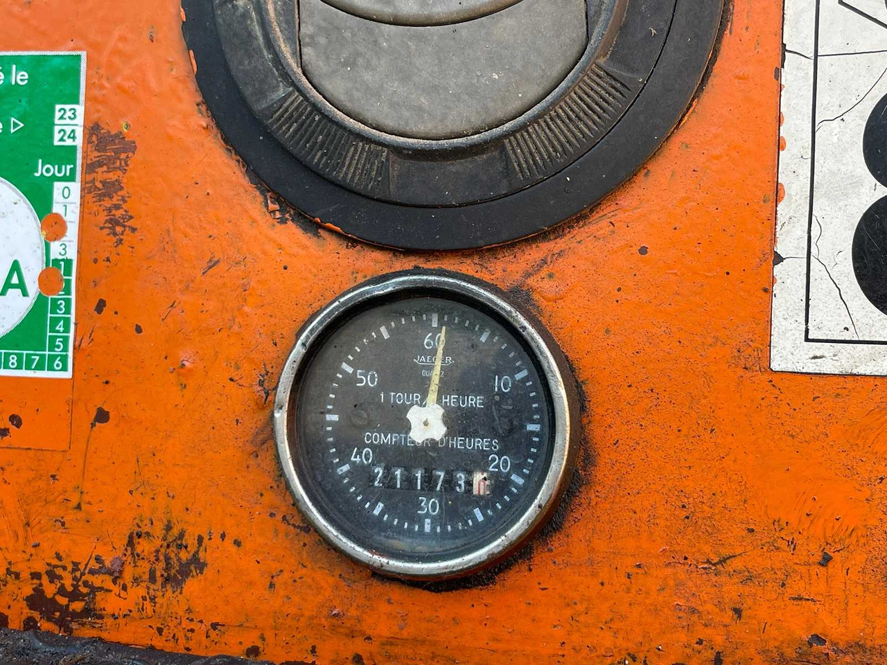 Gumikerekes kotró Case 688P: 28 kép.