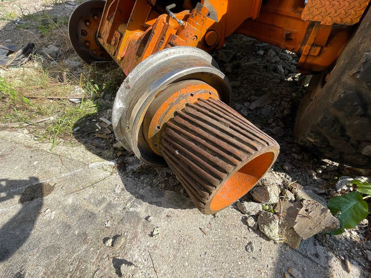 Gumikerekes kotró Case 688P: 17 kép.
