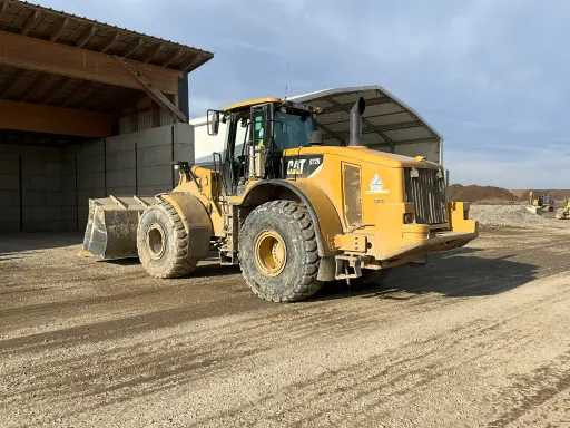 Caterpillar CAT 972H - Mini homlokrakodó: 4 kép. Caterpillar CAT 972H - Mini homlokrakodó: 4 kép.