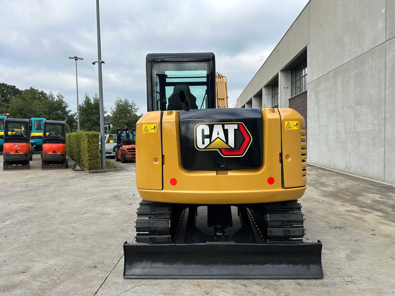 Caterpillar CATERPILLAR - 2018 - 305.5E2 - MIDI EXCAVATOR - Lánctalpas kotró: 5 kép. Caterpillar CATERPILLAR - 2018 - 305.5E2 - MIDI EXCAVATOR - Lánctalpas kotró: 5 kép.