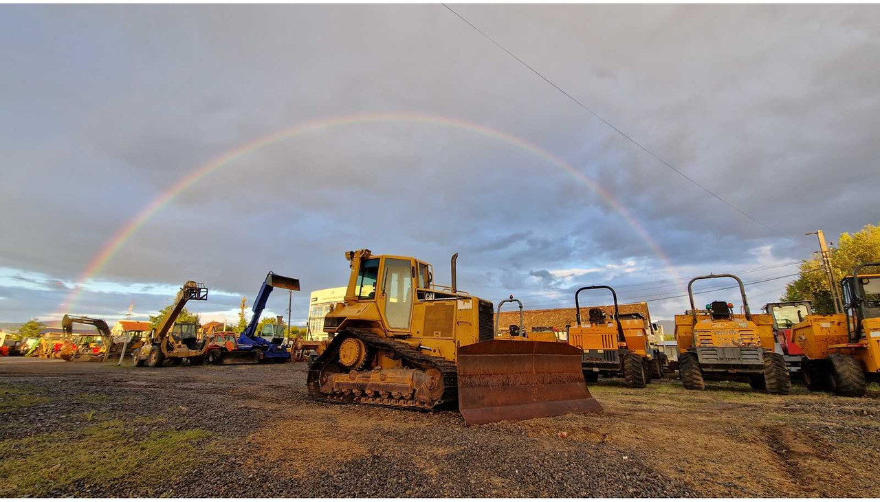 Caterpillar CATERPILLAR - D5N - BULLDOZER - 2008 - Buldózer: 1 kép. Caterpillar CATERPILLAR - D5N - BULLDOZER - 2008 - Buldózer: 1 kép.