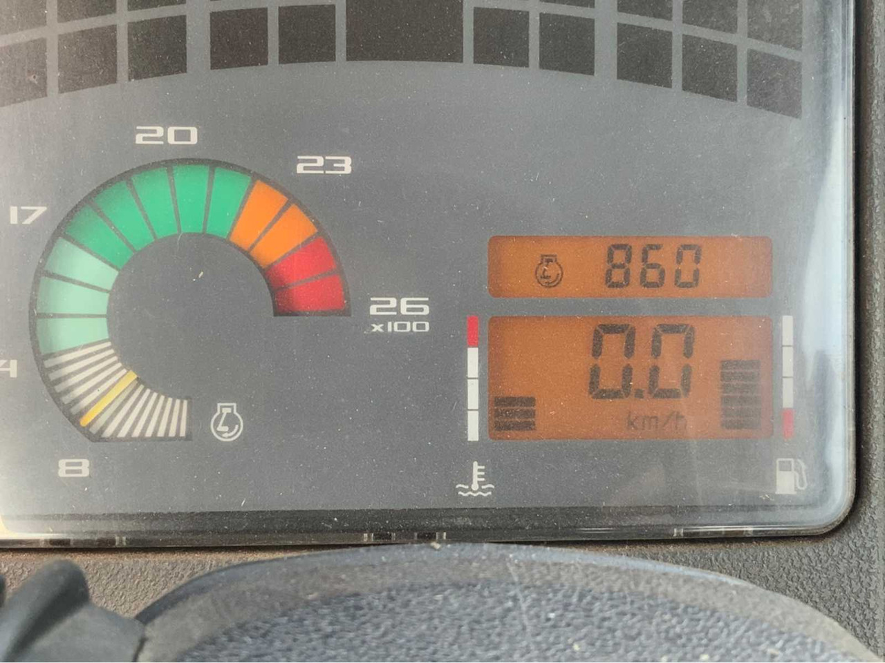 Traktor Claas Ares 557 ATZ: 24 kép.