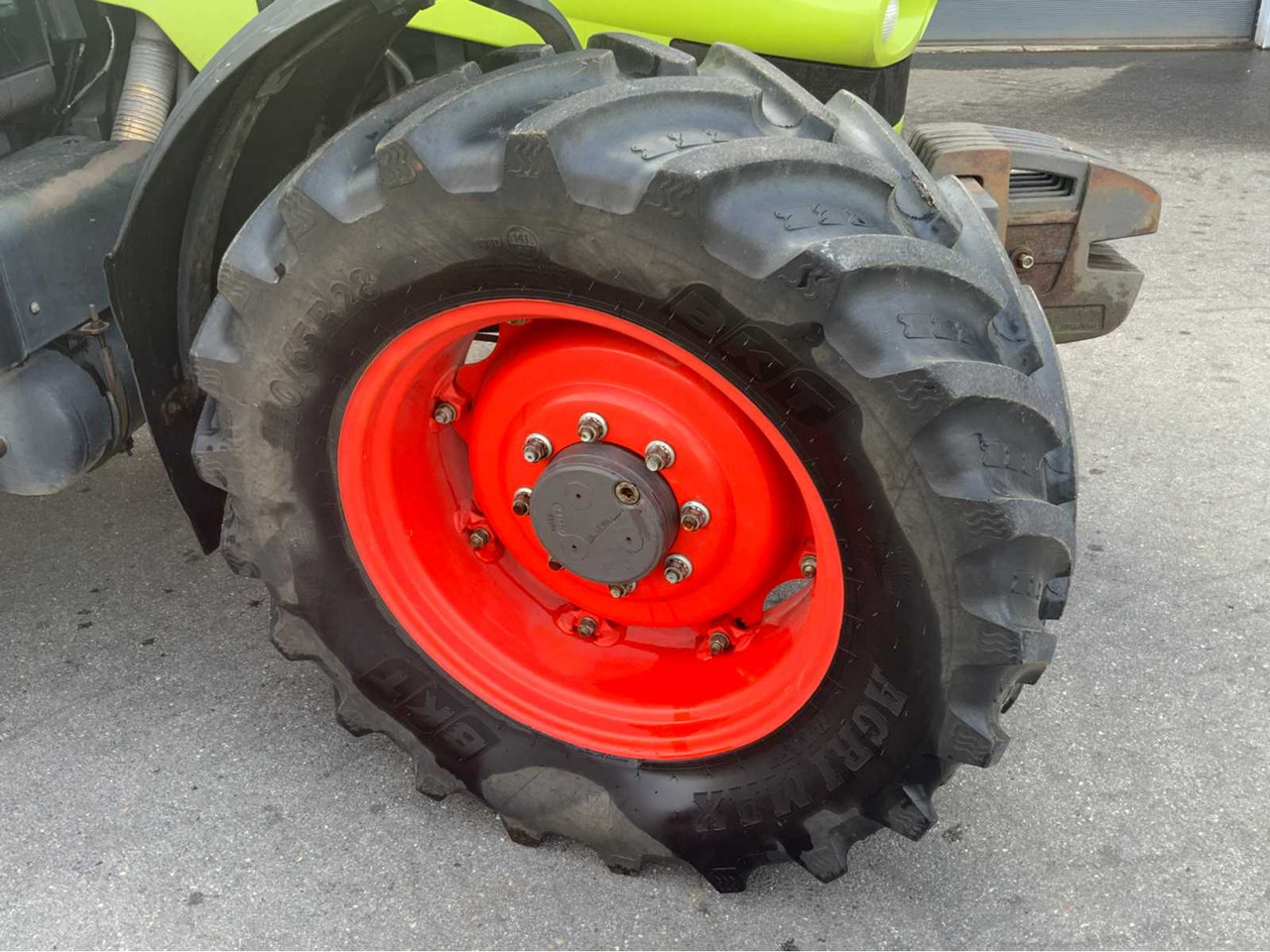 Traktor Claas Ares 557 ATZ: 10 kép.