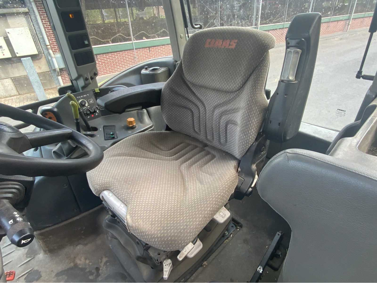 Traktor Claas Ares 557 ATZ: 19 kép.