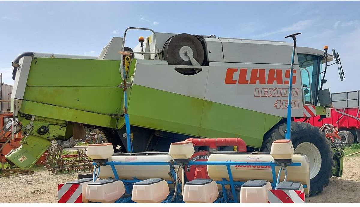 Claas Lexion 460 - Kombájn: 3 kép. Claas Lexion 460 - Kombájn: 3 kép.