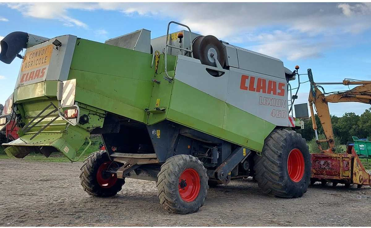 Claas Lexion 460 - Kombájn: 4 kép. Claas Lexion 460 - Kombájn: 4 kép.