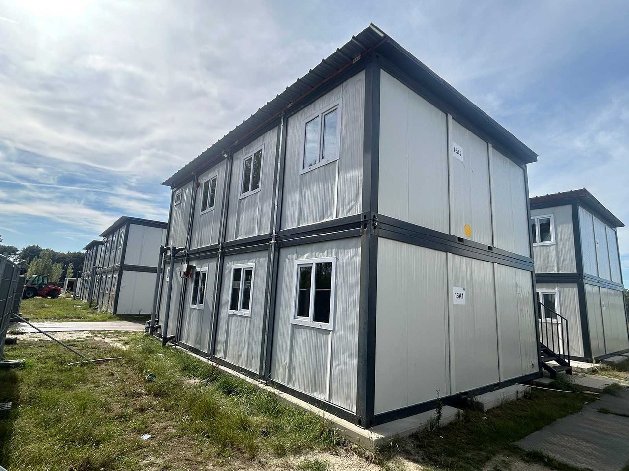 Container house - Konténerház: 3 kép. Container house - Konténerház: 3 kép.