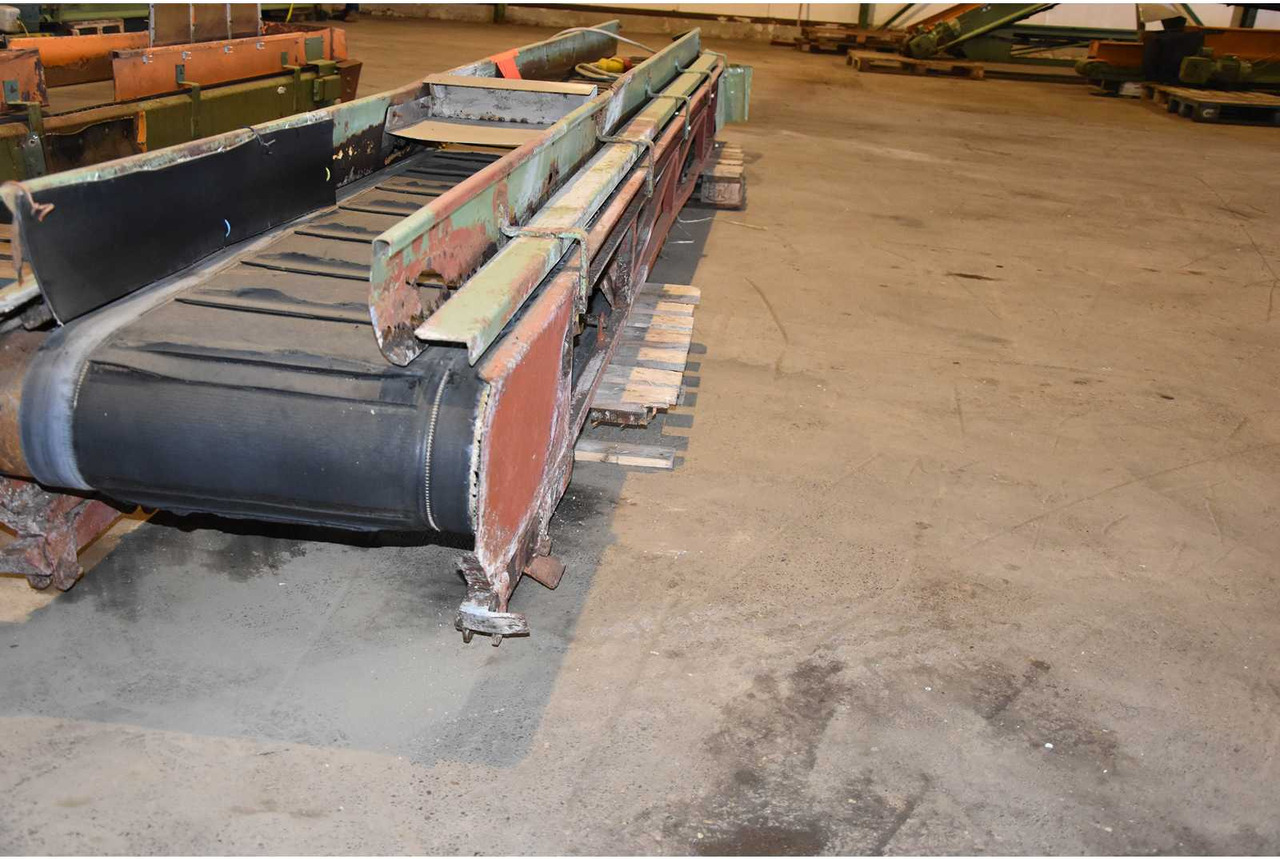 Conveyor belt - Futószalag: 2 kép. Conveyor belt - Futószalag: 2 kép.