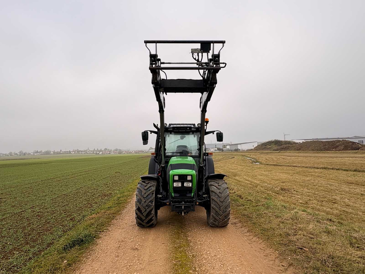 DEUTZ FAHR 5090.4 D GS - COMPACT ALL-WHEEL DRIVE TRACTOR WITH UNDERBODY PROTECTION (2018) - Traktor: 2 kép. DEUTZ FAHR 5090.4 D GS - COMPACT ALL-WHEEL DRIVE TRACTOR WITH UNDERBODY PROTECTION (2018) - Traktor: 2 kép.