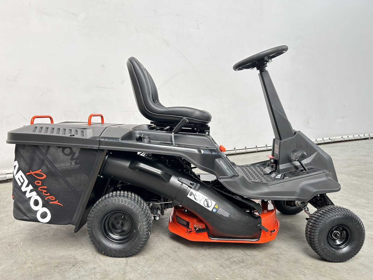 Daewoo DAXRM224 - Kerti fűkasza: 2 kép. Daewoo DAXRM224 - Kerti fűkasza: 2 kép.