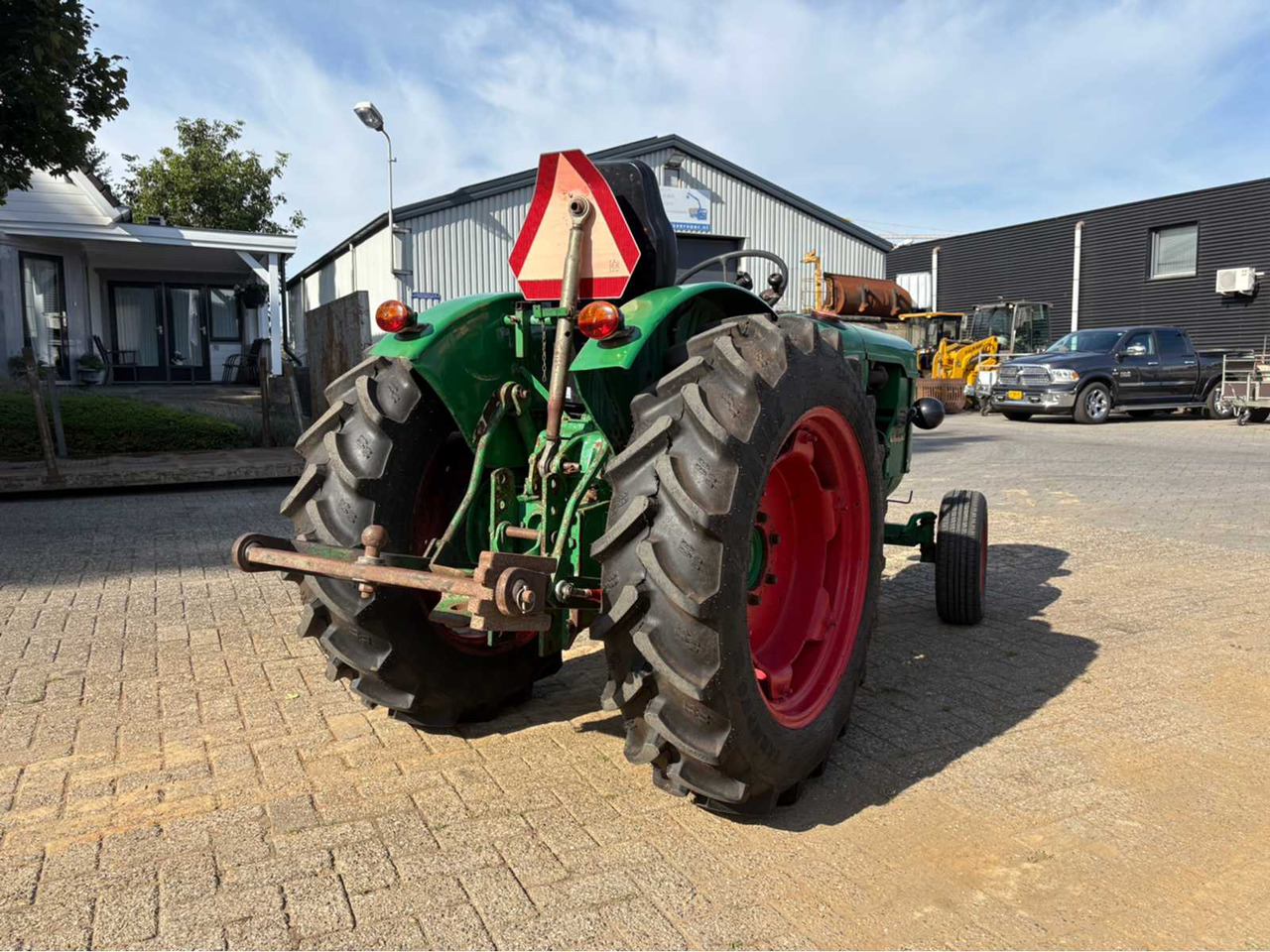 Deutz D30-PF - Kistraktor: 5 kép. Deutz D30-PF - Kistraktor: 5 kép.