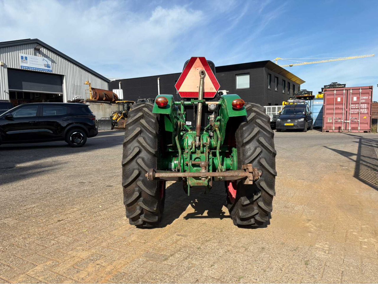 Deutz D30-PF - Kistraktor: 4 kép. Deutz D30-PF - Kistraktor: 4 kép.