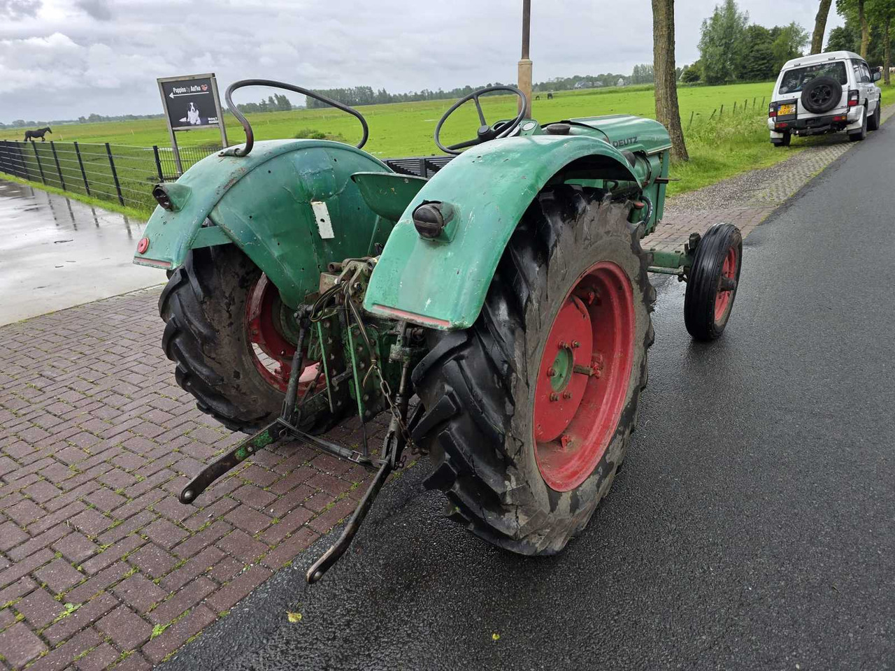 Deutz D40 Turbo - Traktor: 5 kép. Deutz D40 Turbo - Traktor: 5 kép.