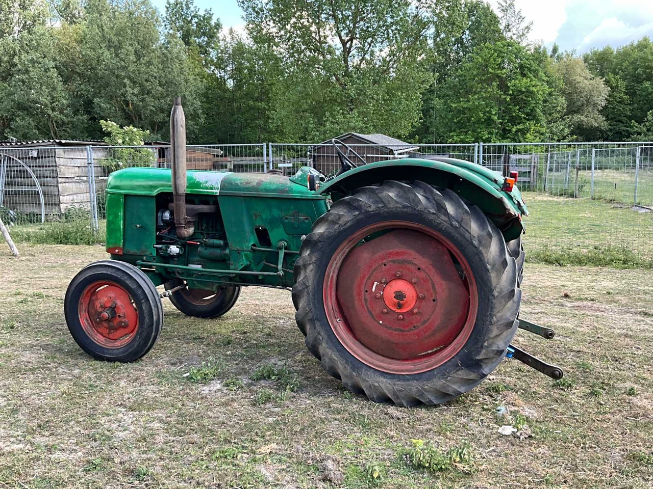 Deutz D55 - Traktor: 2 kép. Deutz D55 - Traktor: 2 kép.
