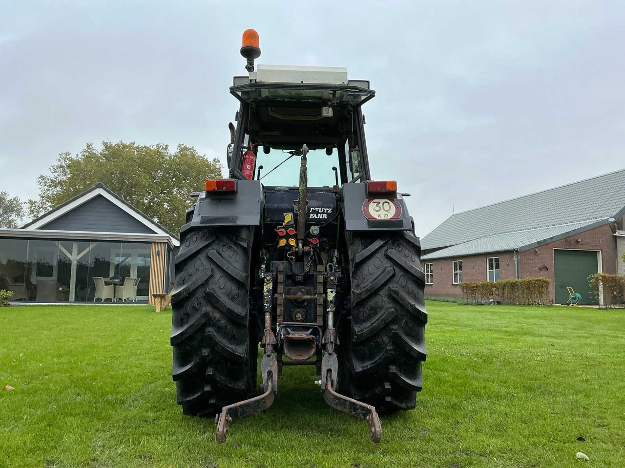 Deutz DX 3.70F - Kistraktor: 4 kép. Deutz DX 3.70F - Kistraktor: 4 kép.