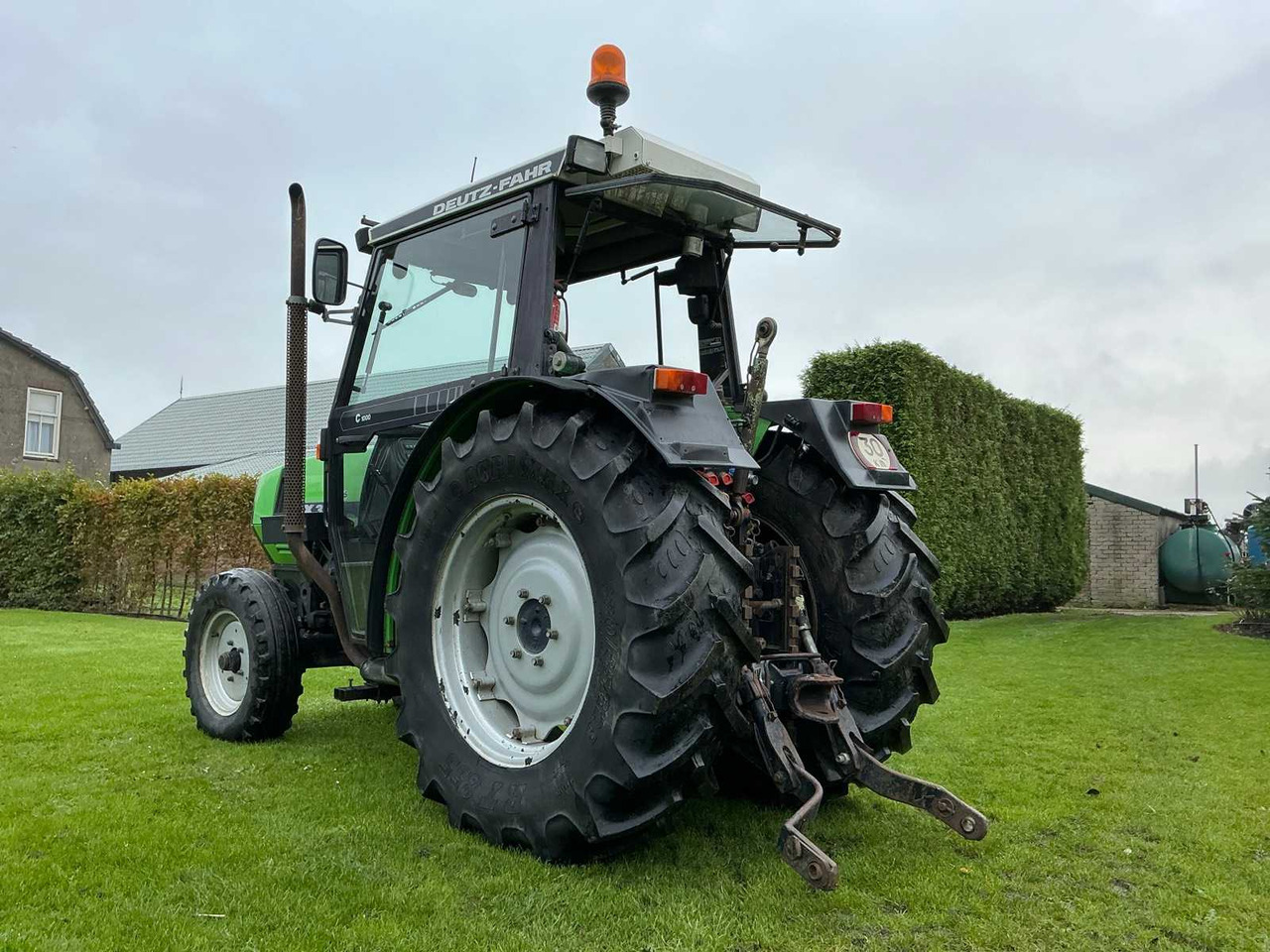 Deutz DX 3.70F - Kistraktor: 3 kép. Deutz DX 3.70F - Kistraktor: 3 kép.