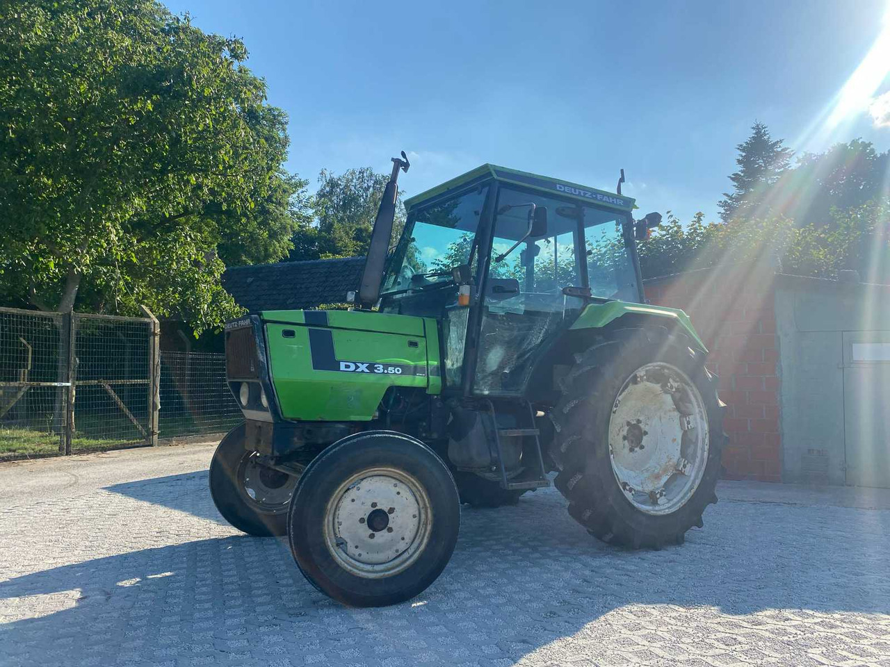 Deutz-Fahr DX3.50 - Traktor: 4 kép. Deutz-Fahr DX3.50 - Traktor: 4 kép.