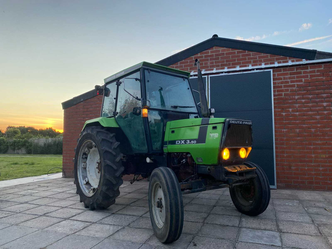 Deutz-Fahr DX3.50 - Traktor: 2 kép. Deutz-Fahr DX3.50 - Traktor: 2 kép.
