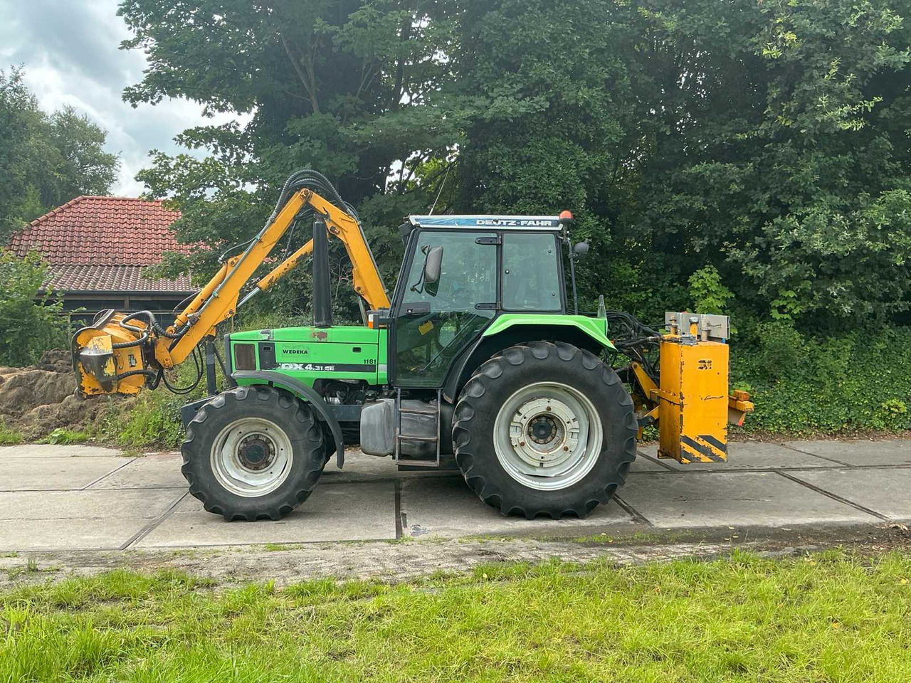 Deutz-fahr DX4.31 SE - Traktor: 4 kép. Deutz-fahr DX4.31 SE - Traktor: 4 kép.