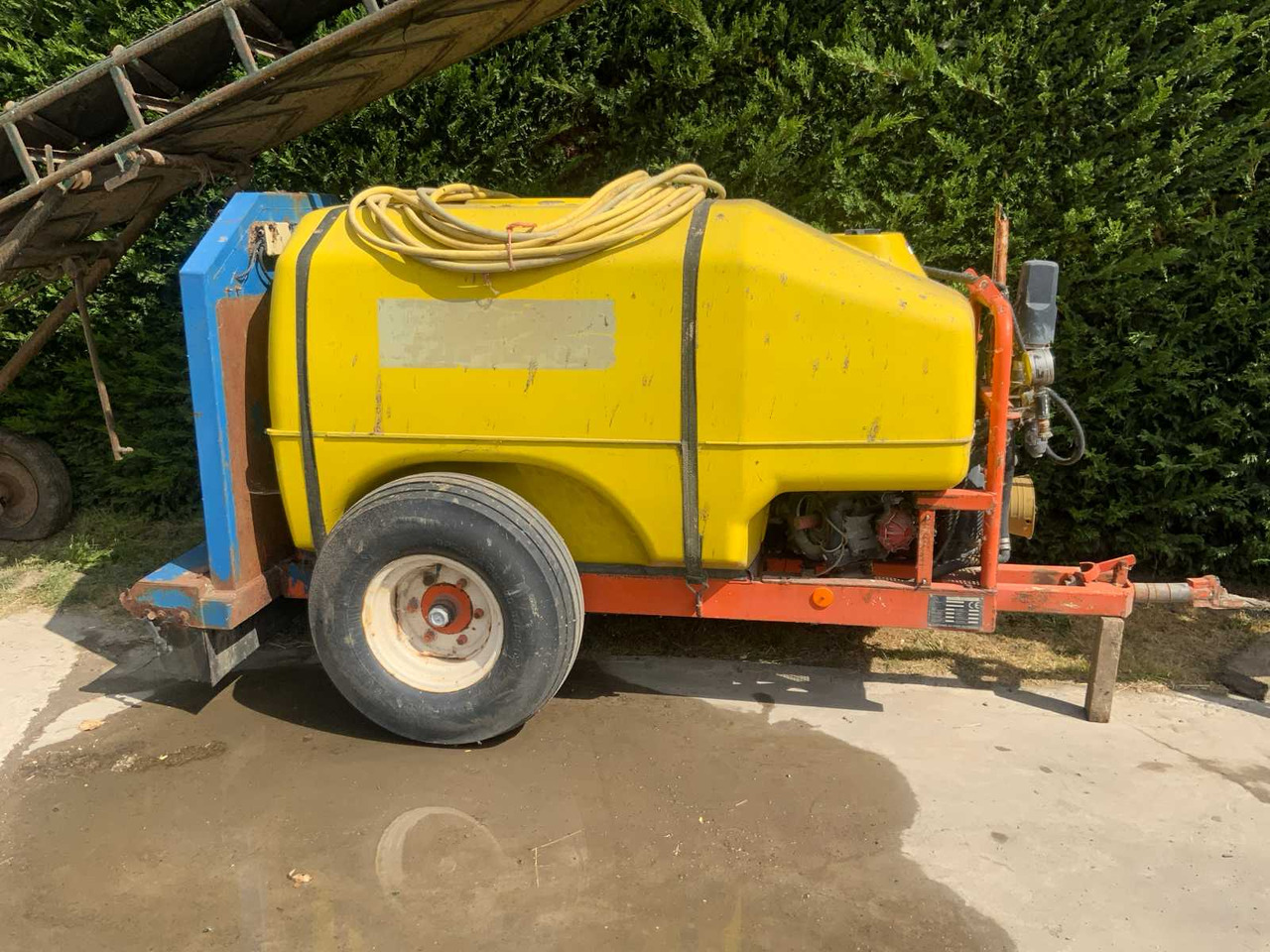 Douven N30115000 - Permetezők: 2 kép. Douven N30115000 - Permetezők: 2 kép.