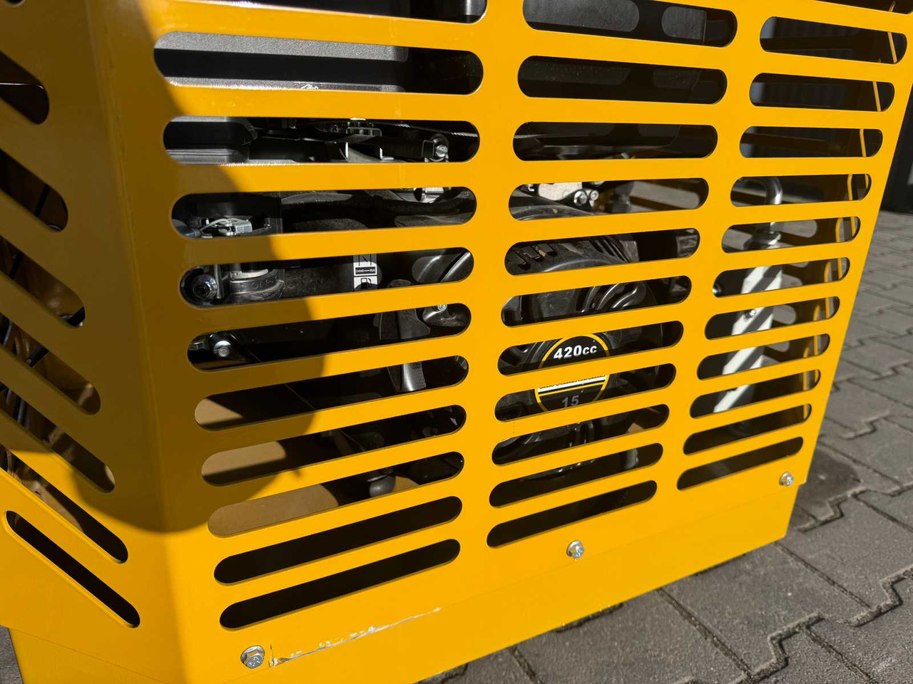 Kompakt lánctalpas rakodó EGN EG80 MINI SHOVEL / MINI LOADER: 12 kép.