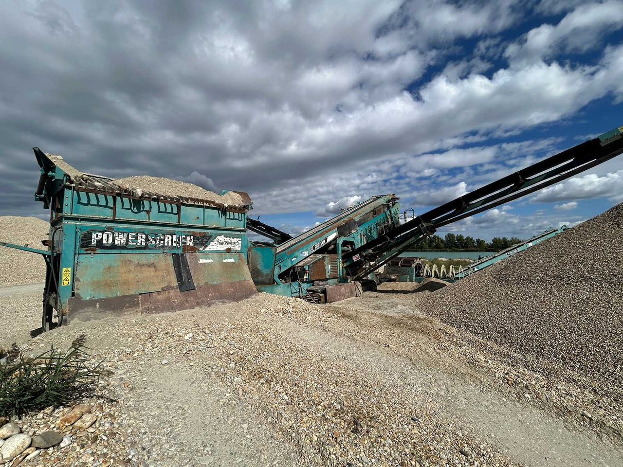 POWERSCREEN CHIEFTAIN 2100x - Építőipari gépek: 2 kép. POWERSCREEN CHIEFTAIN 2100x - Építőipari gépek: 2 kép.