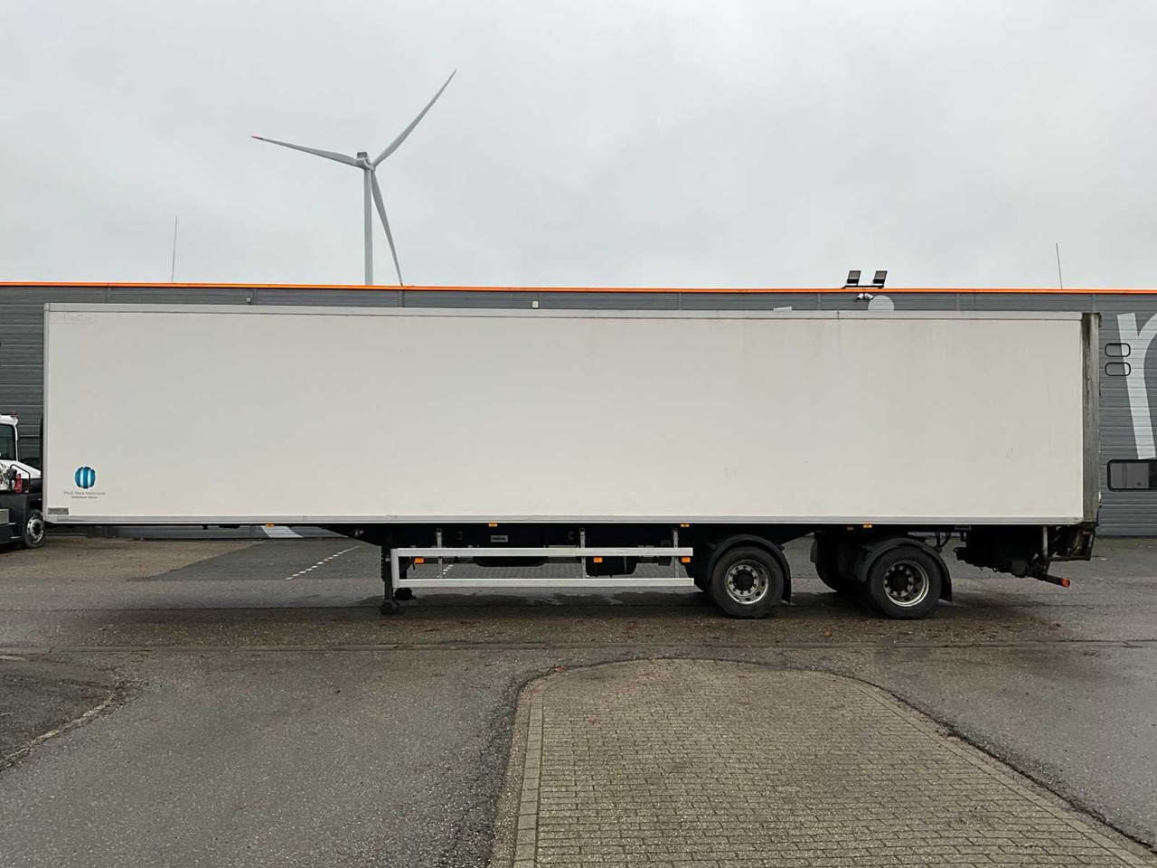 2001 TRACON TOS1220 CLOSED SEMI-TRAILER OG-89-RH - Félpótkocsi: 2 kép. 2001 TRACON TOS1220 CLOSED SEMI-TRAILER OG-89-RH - Félpótkocsi: 2 kép.