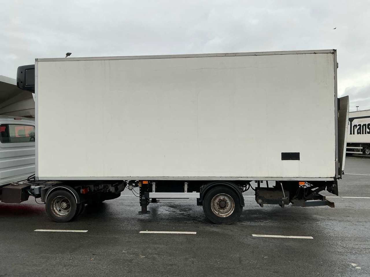 2002 TRACON TO 1.5-5.5 SEMI-TRAILER / REFRIGERATED TRAILER - Félpótkocsi: 2 kép. 2002 TRACON TO 1.5-5.5 SEMI-TRAILER / REFRIGERATED TRAILER - Félpótkocsi: 2 kép.