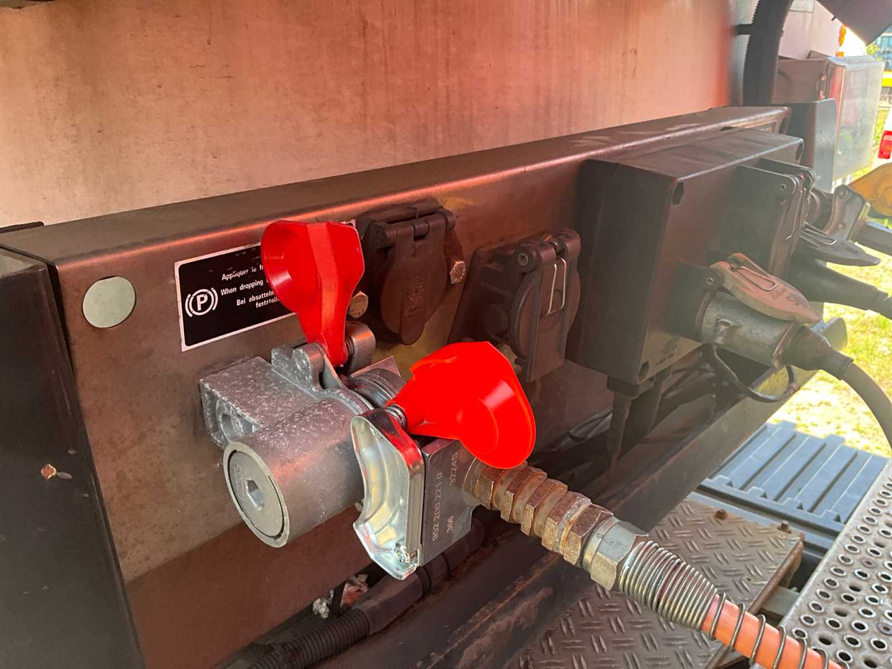 2009 CHEREAU CSD3 SEMI-TRAILER - Félpótkocsi: 5 kép. 2009 CHEREAU CSD3 SEMI-TRAILER - Félpótkocsi: 5 kép.