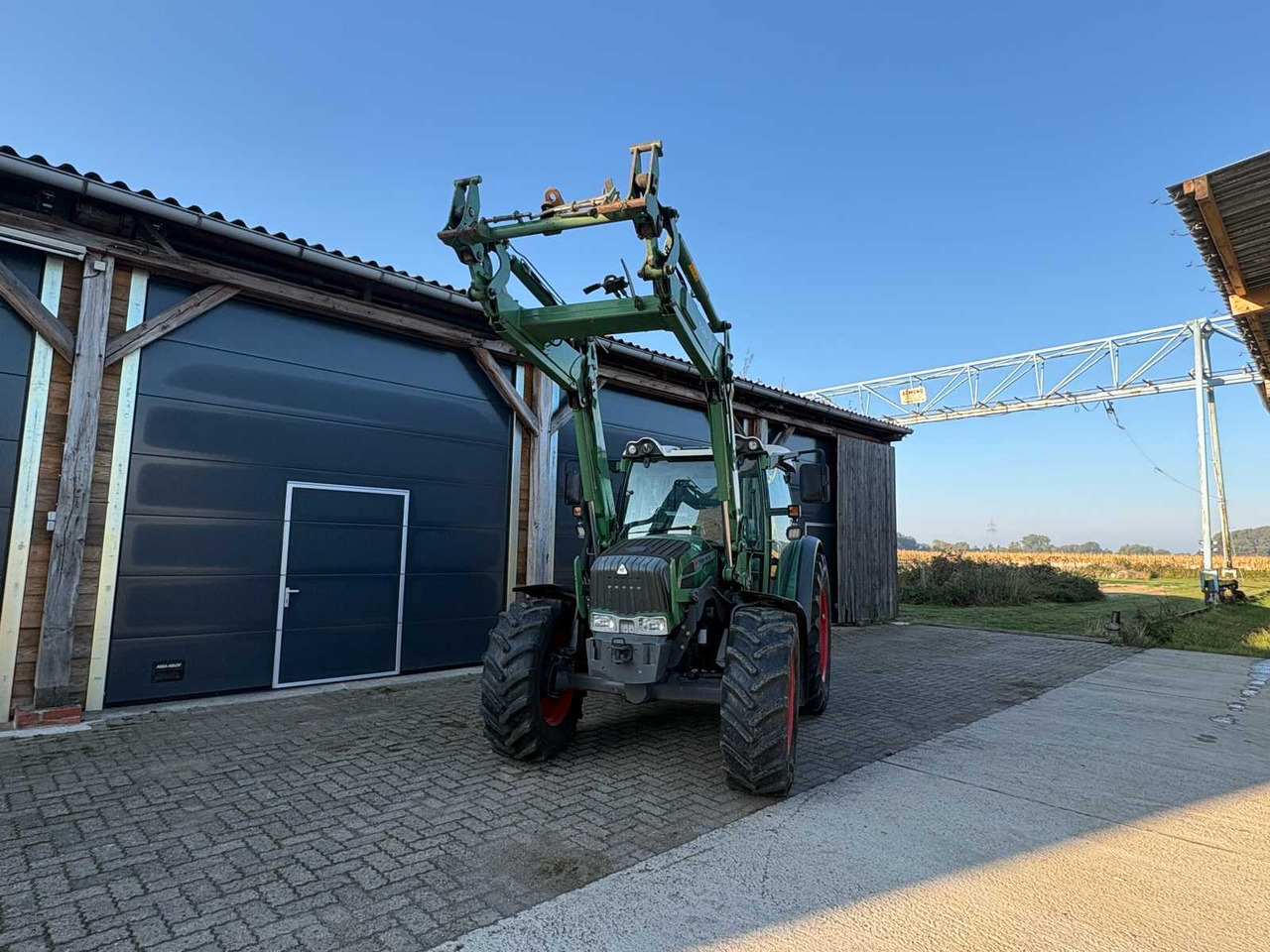 Fendt 209 S Vario - Traktor: 2 kép. Fendt 209 S Vario - Traktor: 2 kép.