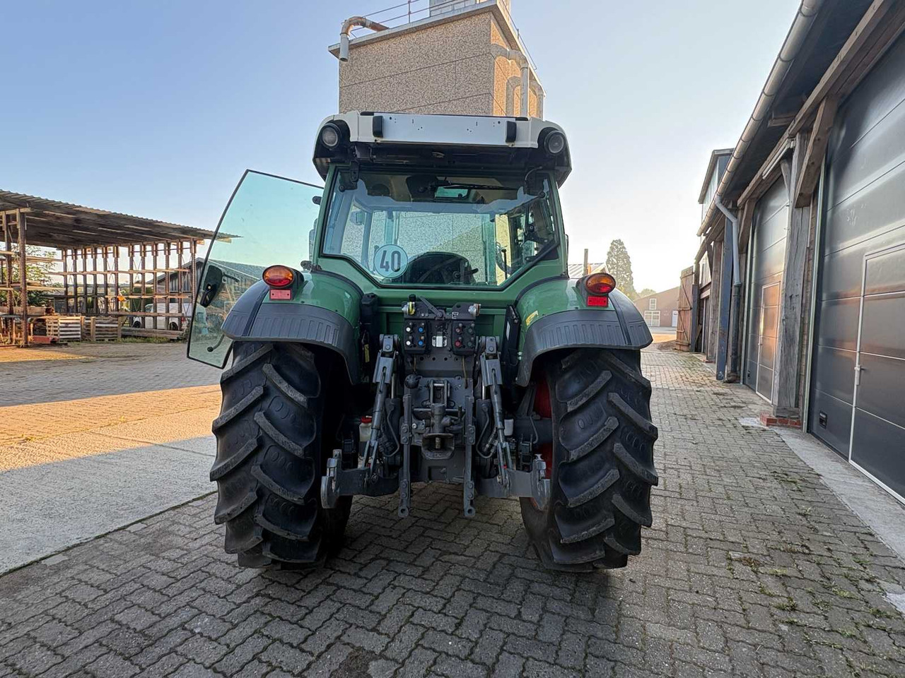 Fendt 209 S Vario - Traktor: 4 kép. Fendt 209 S Vario - Traktor: 4 kép.