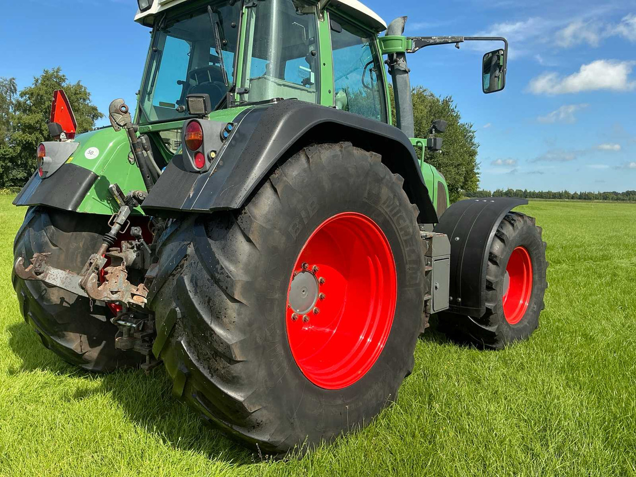 Fendt 818 - Traktor: 4 kép. Fendt 818 - Traktor: 4 kép.